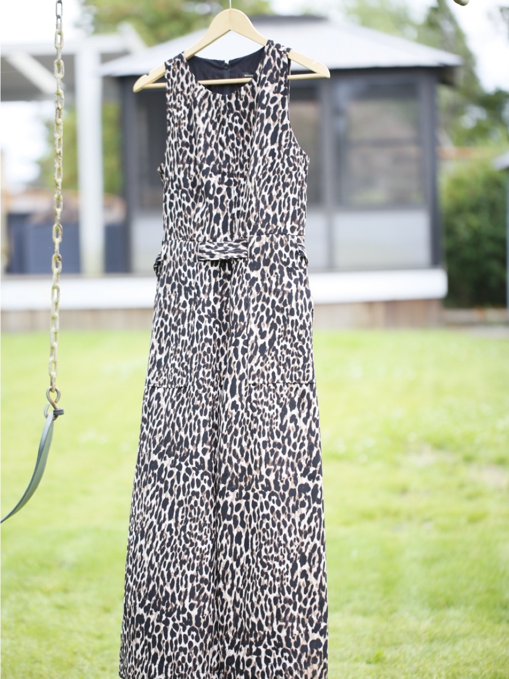 Banana Republic Leopard Print Sleeveless Jumpsuit in Black and Cream size 6